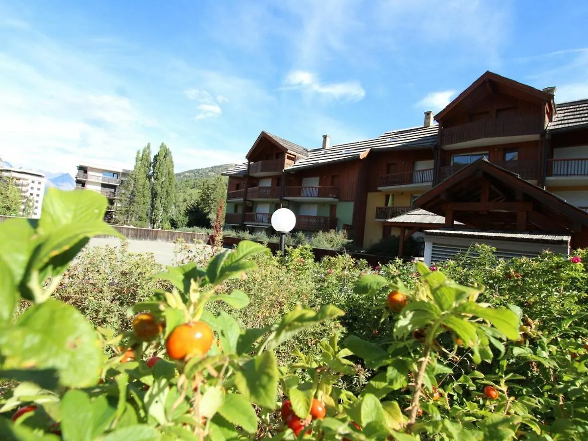 Charmant T3 Avec Balcon Ensoleille Et Parking A Serre Chevalier - Fr-1-330E-115 Saint-Chaffrey 0*,  France