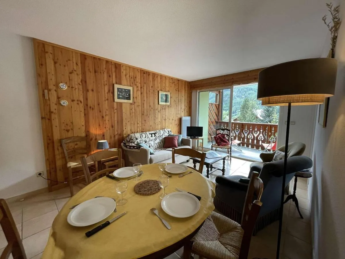 Charmant T3 Avec Balcon Ensoleille Et Parking A Serre Chevalier - Fr-1-330E-115 Saint-Chaffrey 0*,