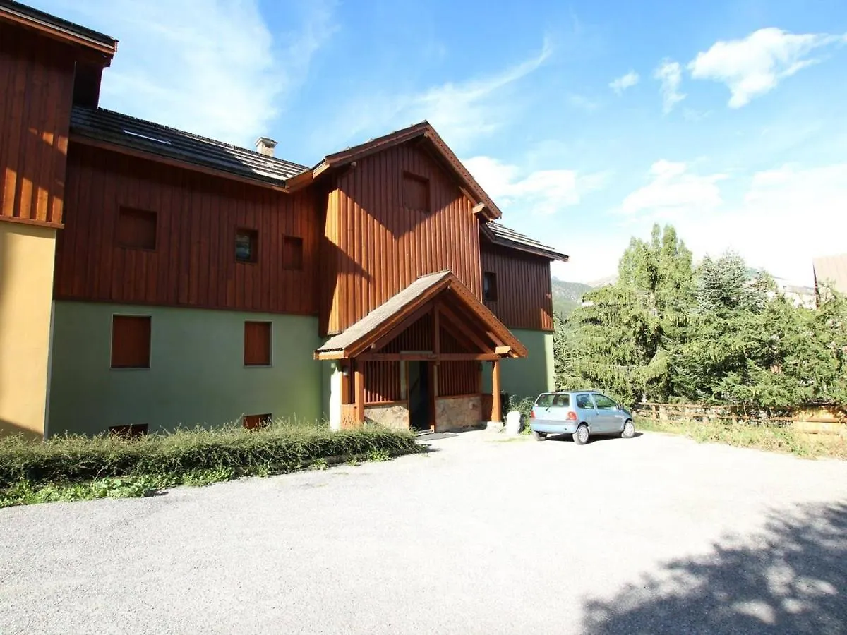 Charmant T3 Avec Balcon Ensoleille Et Parking A Serre Chevalier - Fr-1-330E-115 Saint-Chaffrey 0*,  France